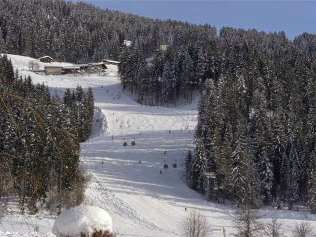 winter skifahren piste haus katharina westendorf